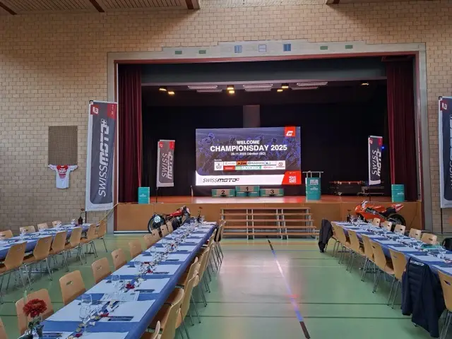 Sport Event mit LED-Screen und komplette Beschallung Halle mit 500 Besuchern – LED-Screen 5.5x3m auf Bühnenpodest und komplette Beschallung.