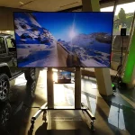 86 Zoll Monitor, Ton und Lichtdeckoration zu Autopräsentation Event Emil Frey Shilbrugg 2023